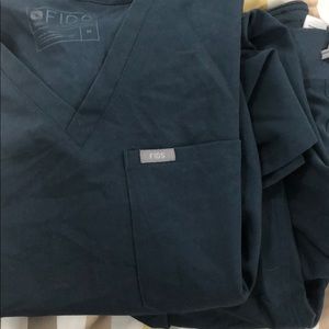 FIGS Catarina Top Size M Dark Grey Blue Harbor